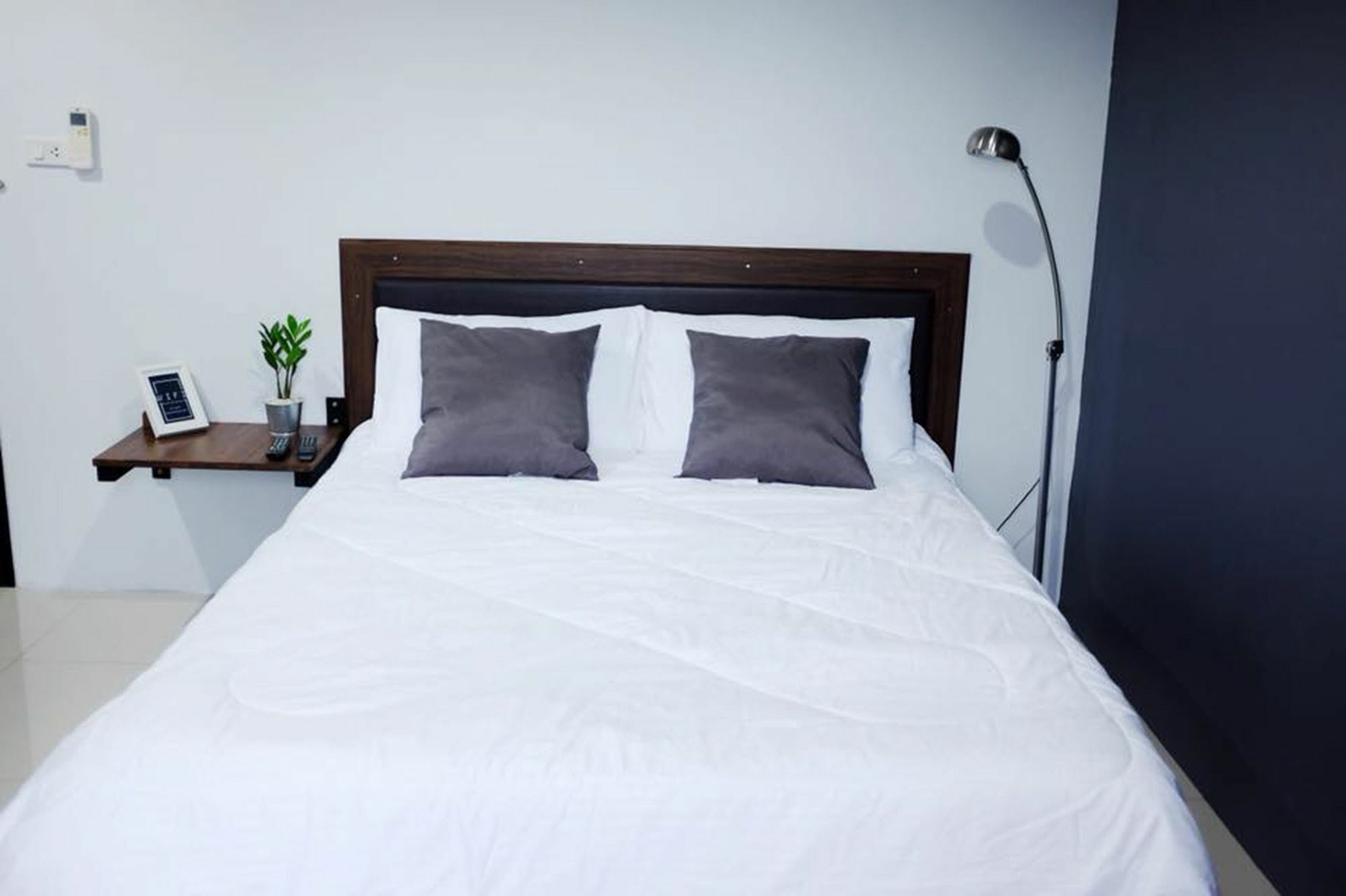 The Room Apartment Сурат Тхани Екстериор снимка