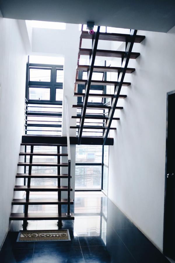 The Room Apartment Сурат Тхани Екстериор снимка