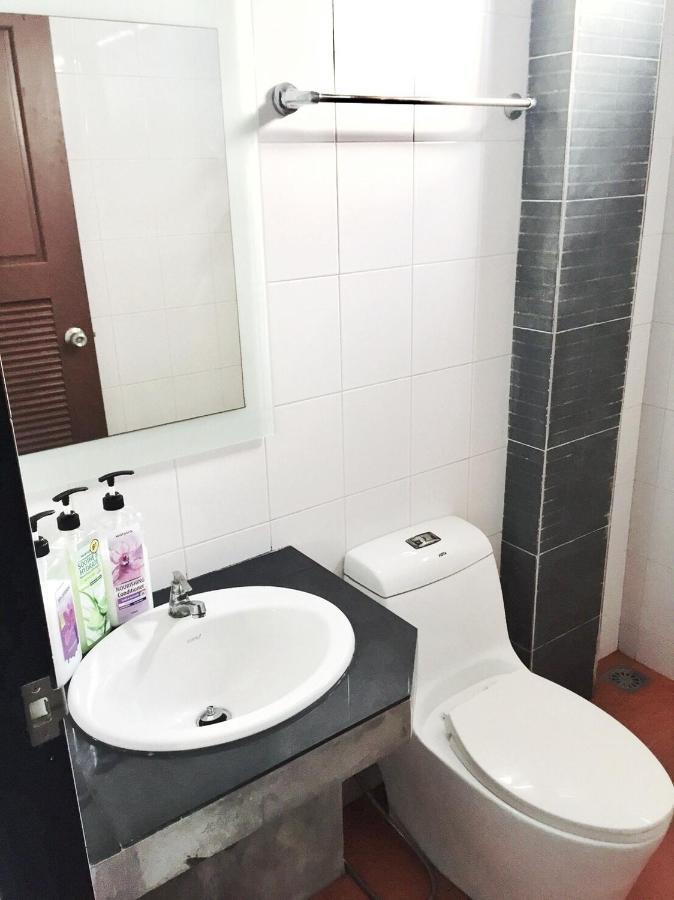 The Room Apartment Сурат Тхани Екстериор снимка