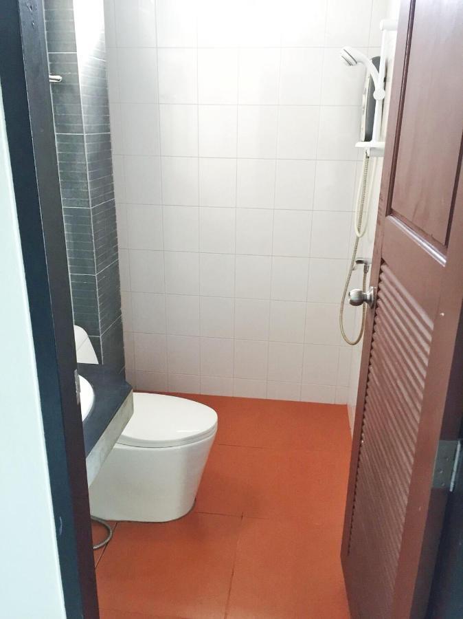 The Room Apartment Сурат Тхани Екстериор снимка
